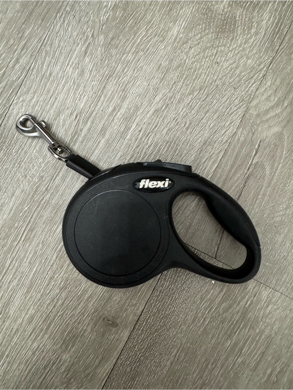 Flexi Black Retractable Leash with Metal Clip